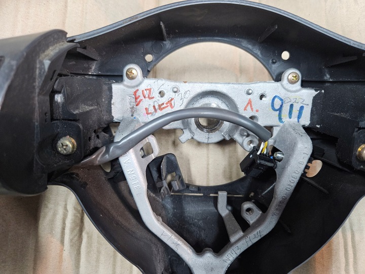 фото №9, Toyota corolla e12 04-06 руль кожа