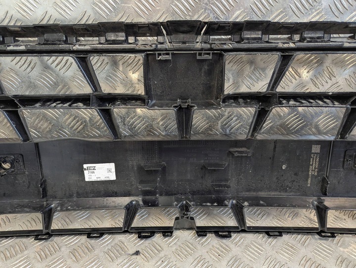 фото №12, Cupra formentor рестайлинг 2024-2025 решётка средняя бампера перед передняя