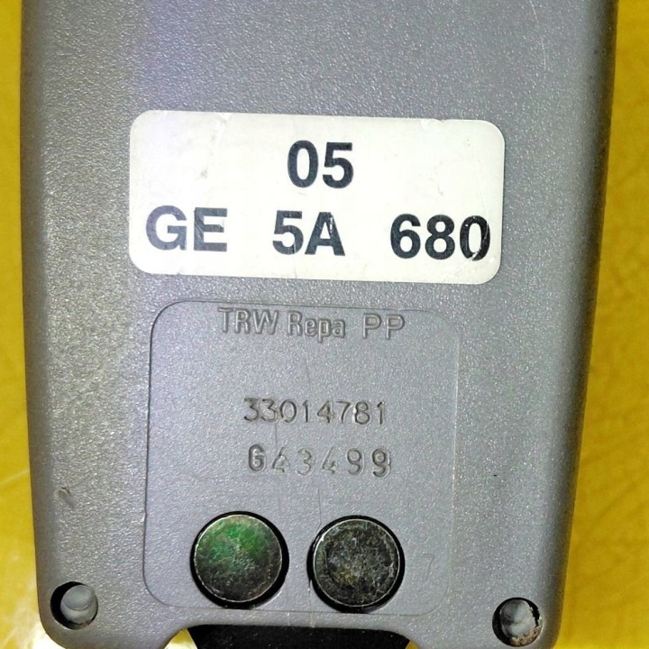 фото №6, Застёжка ремня безопасности правое перед mazda 626 33014781 nr1060