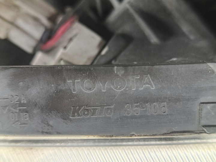 фото №7, Фара передняя правая toyota avensis ii t25 35-108 koito