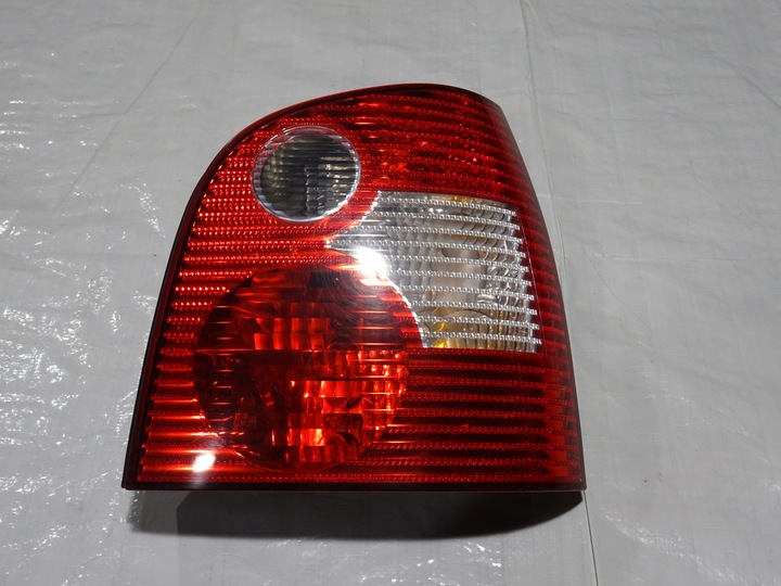 фото №1, Лампа зад задняя заднее правая vw polo iv 4 6q0 01-0