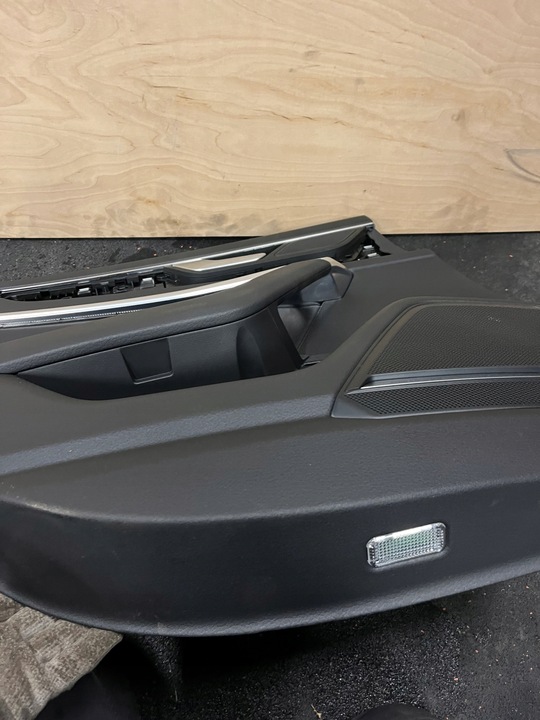 фото №9, Оббивка боковина двері лівий ліві зад audi a7 c8 4k8 4k8868067 bang шкіра