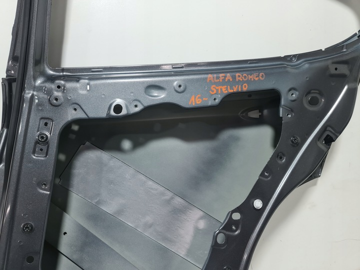 фото №10, Alfa romeo stelvio дверь правые зад задние