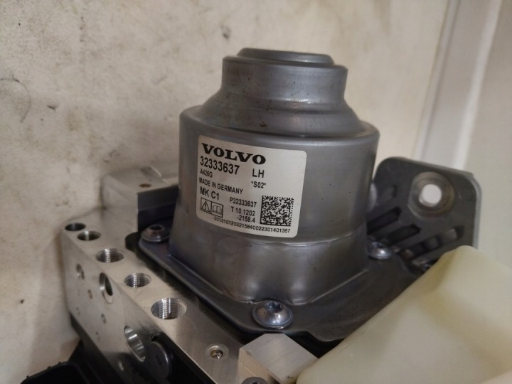 фото №11, 32333937 32333639 блок керування abs volvo s60 iii 2.0 м'який гібрид
