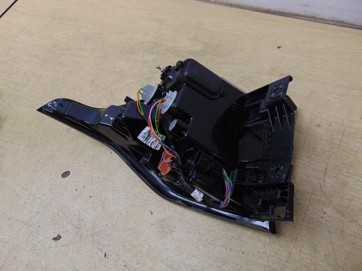 фото №12, Лампа права зад kia sportage v 92402r2000 європа