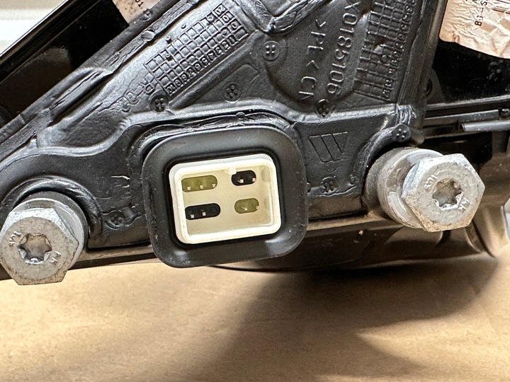 фото №7, Bmw m8 f91 f92 f93 дзеркало праві 9 pin чорний