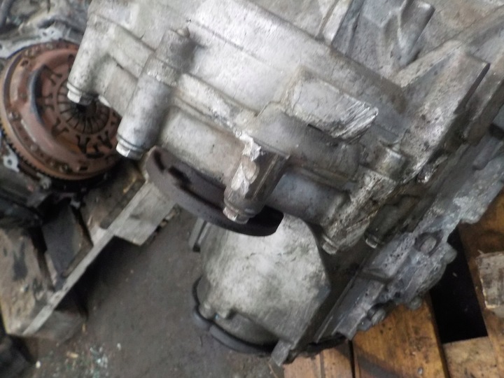 фото №9, Коробка передач коробки передач volkswagen golf vii 1.6tdi 0a4301103 пошкоджені кріплення