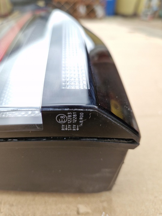 фото №9, Лампа задняя led vw id. buzz 1t3945307 центральная