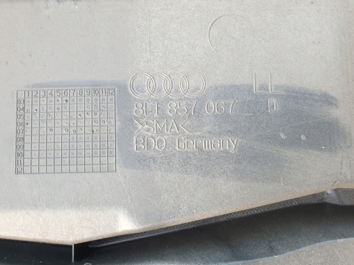 фото №13, Панель раздаточная консоль капот решётки воздуховод канал audi a4 b7 оригинальный номер европа