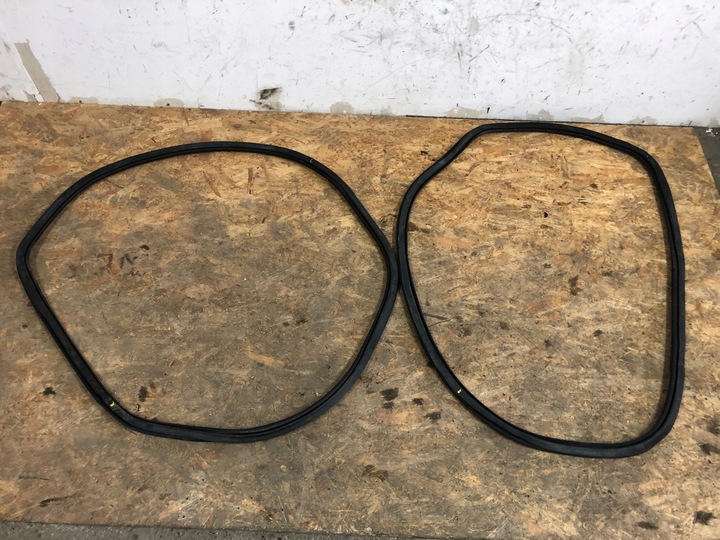 фото №1, Audi a3 8v прокладка дверь задних 8v4833721b