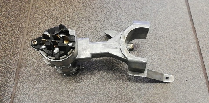 фото №6, Daihatsu charade разъём замок зажигания + ключ оригинал