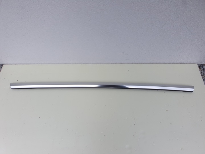 фото №1, Tesla модель 3 планка хром двері правий зад