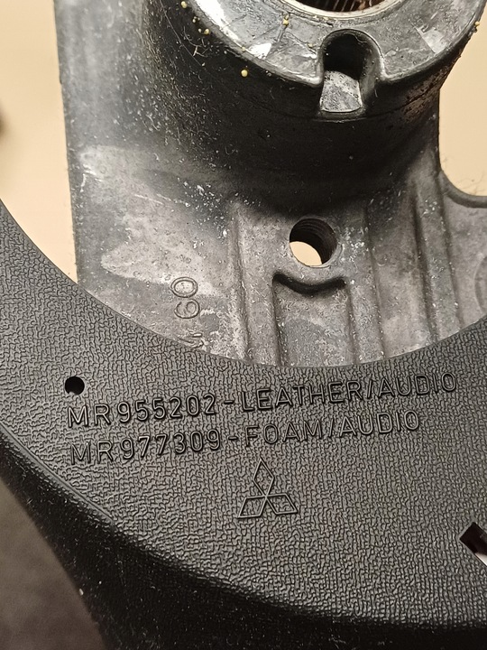 фото №9, Руль кожаный mitsubishi colt vi nr. mr955202