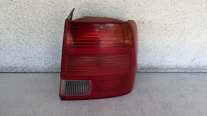 фото №1, Лампа задняя зад правая vw passat b5 sedan