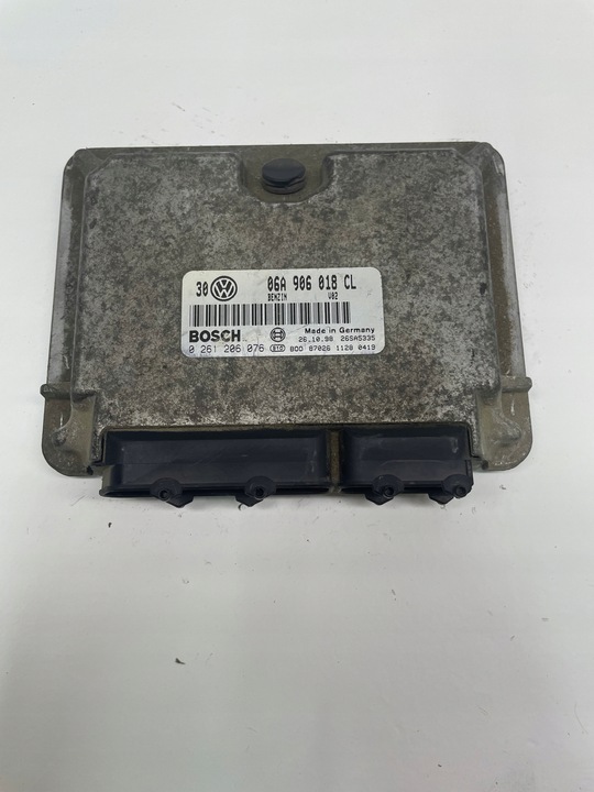 фото №1, Компьютер двигателя vag 06a906018cl 0261206076