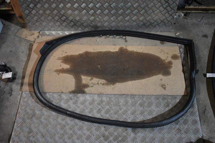 фото №1, Ідеальна прокладка двері ліва porsche 992 1