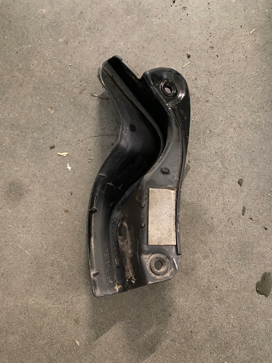 фото №6, Toyota yaris iii прокладка крышки багажника левая правая