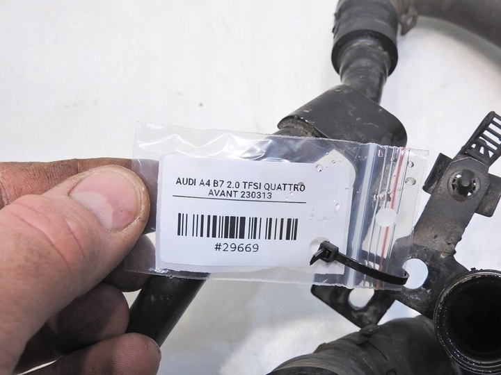 фото №6, Шланг труба води audi a4 b7 2.0 tfsi 06d121065l