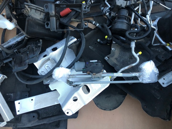 фото №11, Audi a8 d4 рестайлинг 4,0 tfsi перед комплектный ly9t lx7r i другие acc 360° 6 pdc