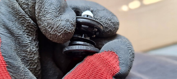 фото №9, A6 c7 4g засувка засувки кліпса обшивка 20szt 7l6868243 a7 4g s7