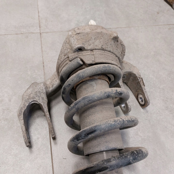 фото №9, Cadillac sts 3,6 амортизатор пружина правые перед