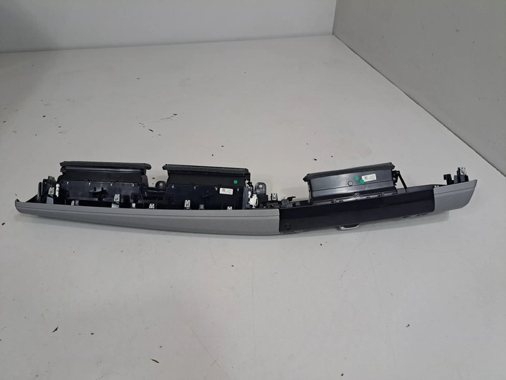 фото №10, Bmw 2 active tourer u06 2021 панелі розподільчі, консоль