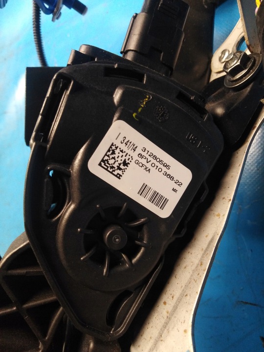 фото №5, Педаль тормоза газа volvo v40 ii cross country 1.6 d2