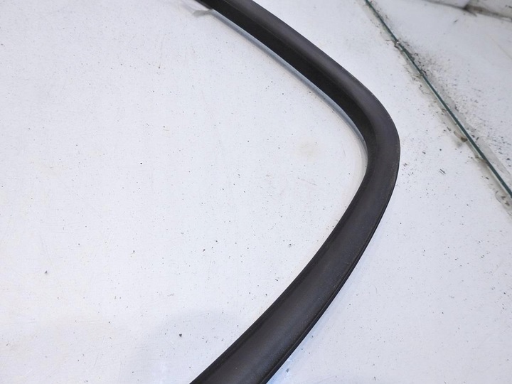 фото №5, Прокладка двері праві зад volvo v70 iii