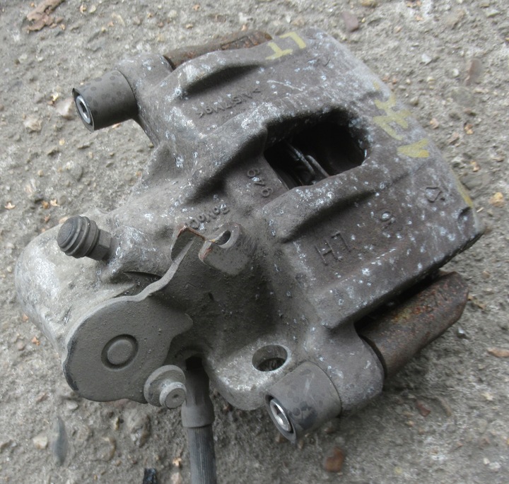 фото №3, Ford focus mk3 fl 17r 1.5 eb супорт лівий зад