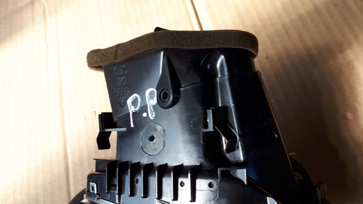 фото №6, S4 b8 a4 решітка повітропровід права 8t1820902c європа