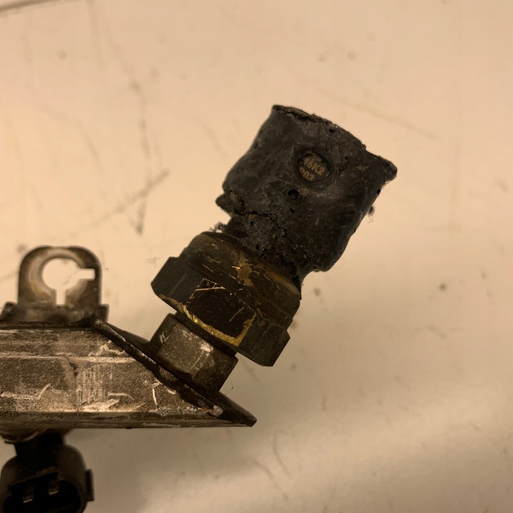 фото №14, Комплект инжекторов 4szt планка впрыскивающий vw passat b7 3a 1.4 tsi cdg 12r