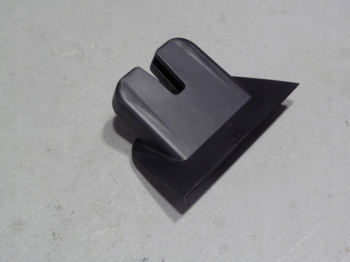 фото №1, Audi a3 8p sportback // защита замка крышки багажника 8p4827520