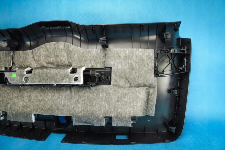 фото №8, Оббивка кришки багажника audi q5 sq5 8r 8r0867978b 8r0867657 8r0867658 6ps