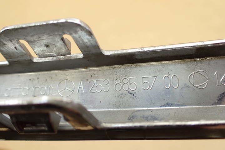 фото №12, Mercedes 253 glc 15- молдинг хром бампера зад задняя a2538855700 oem номер