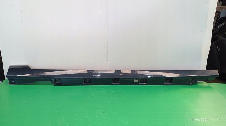 фото №1, Планка порогова права сторона vw passat b8 3g0853858