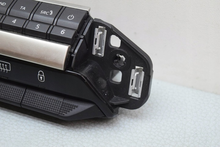 фото №12, Панель перемикачів peugeot 3008 suv 98106111zd 1.2l бензин 96kw 2019