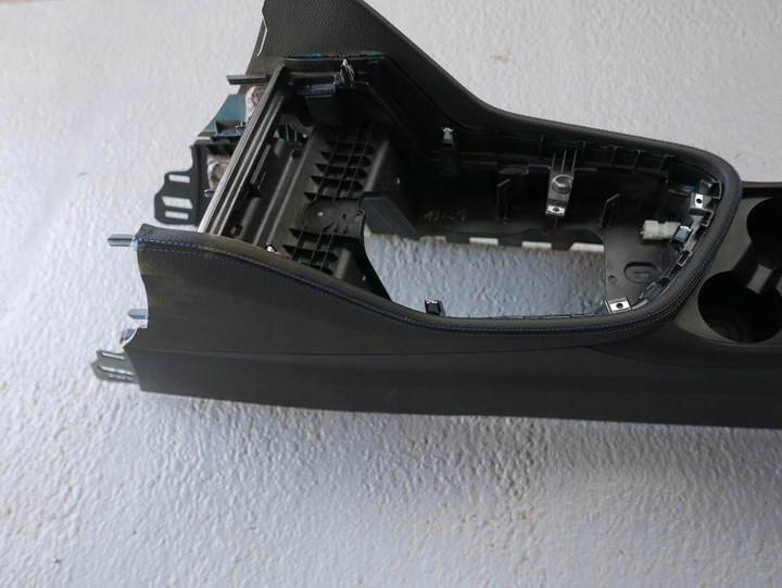 фото №7, Bmw f45 f46 підлокітник тунель середній