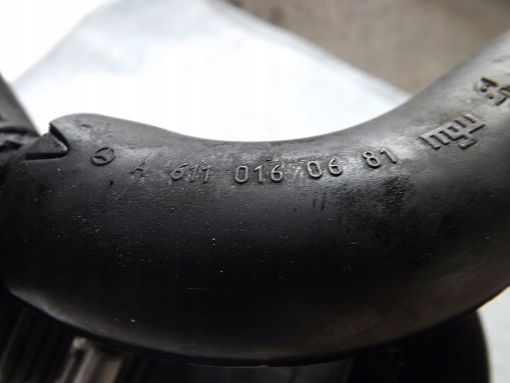 фото №5, Mercedes c класс w203 2.2 cdi шланг труба шланг воздуховод воздуха a6110160681