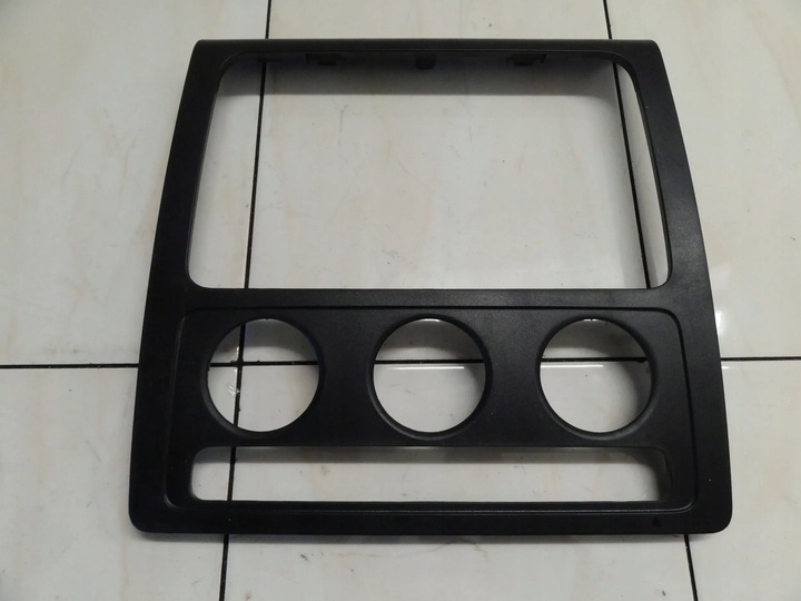 фото №1, Vw caddy maxi iii 2010 рамка корпус радио 2k0858061b