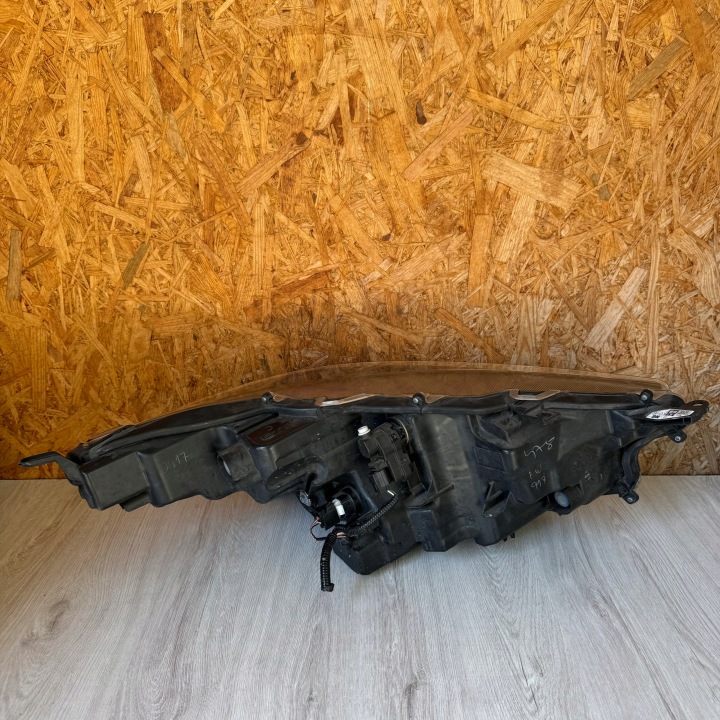 фото №10, Фара левая правая лампы передние комплект toyota yaris iv 2020 год