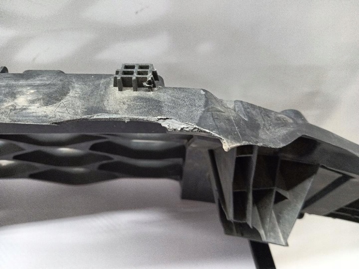 фото №8, Підсилювач решітка перед передні audi q3 ii 83f853692