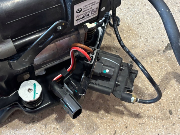 фото №15, Компрессор подвески пневматической заднего bmw 5 g60 g61 6894904