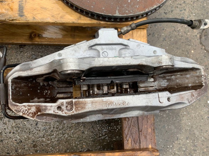 фото №11, Ford mustang mach-e rwd 2021r суппорт зажимы диск левый правый перед