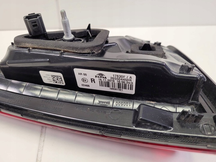 фото №10, Лампа задня w кришка багажника права сторона renault clio 5 2021 265504450r