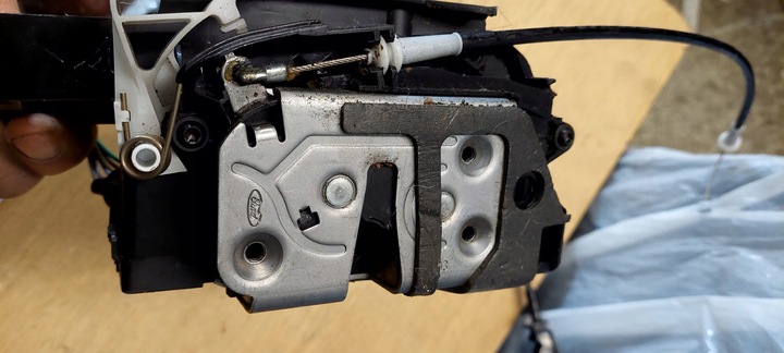 фото №3, Ford fiesta mk7 замок двері лівий перед