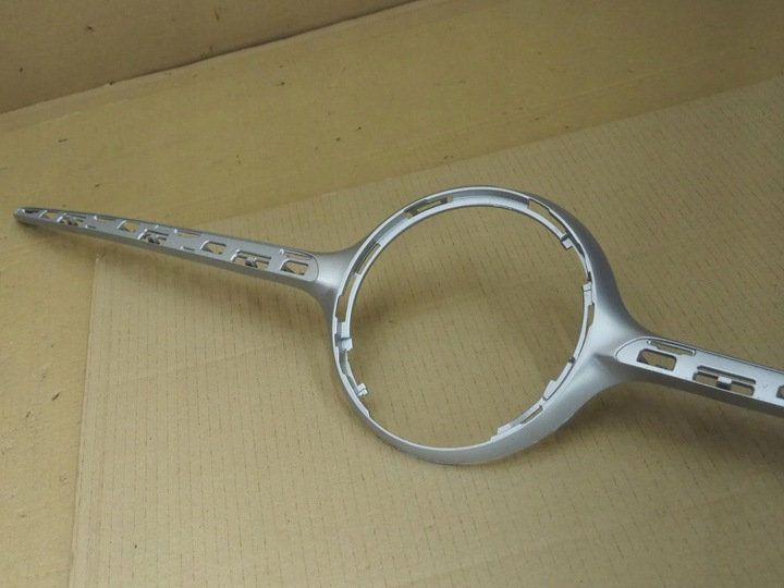 фото №11, Mercedes c клас w206 amg решітка радіатора емблема решітка a2068885000