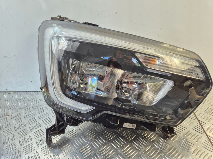 фото №1, Лампа правая перед h7 led 260105567r renault master iv