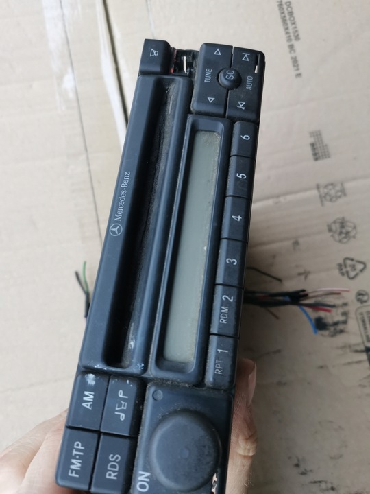 https://a.allegroimg.com/s700/1169bb/f76bd7364fd7add8e45b02bfe1ba/MERCEDES-BENZ-W210-W168-RADIO-CD-A1708200086-w124