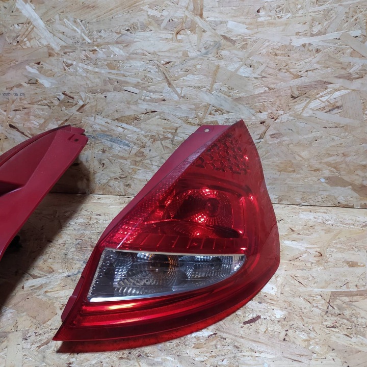 фото №7, Лампи ліве праве зад ford fiesta mk 7 8a6113405a 8a6113404a комплект