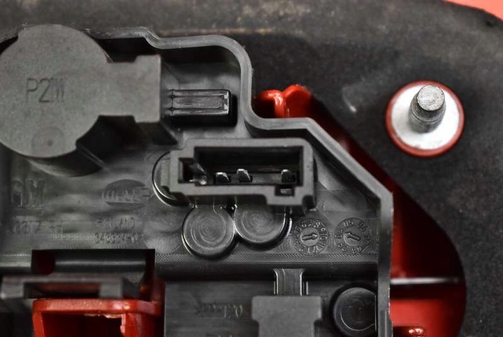 фото №7, Лампа правая зад задняя 12755794 saab 9-5 95 1 i универсал рестайлинг 05-10